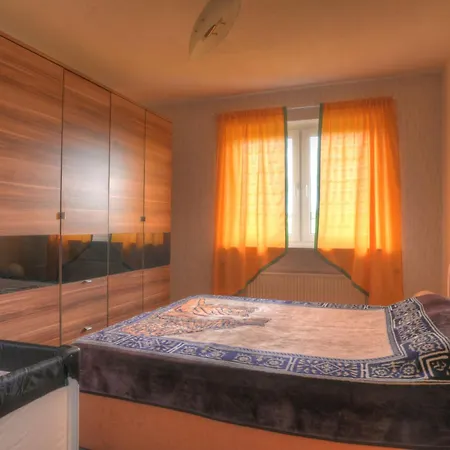 Apartamento Alex By Interhome